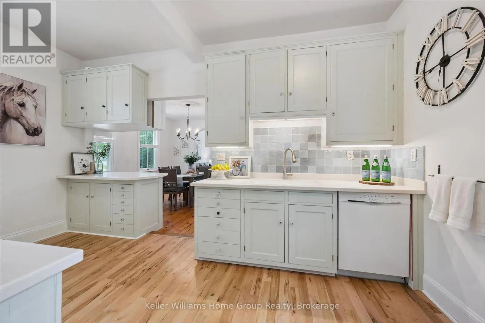 129 SUFFOLK STREET W