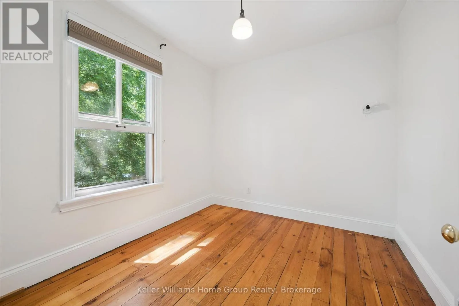 129 SUFFOLK STREET W