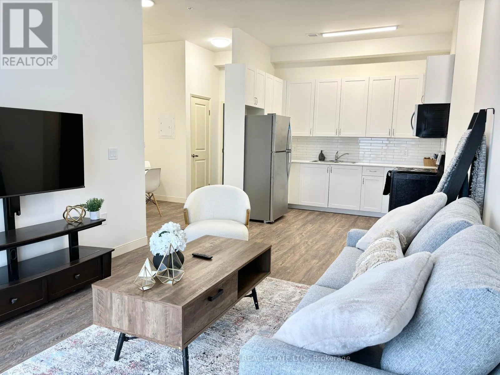 405 - 135 STATION STREET #405