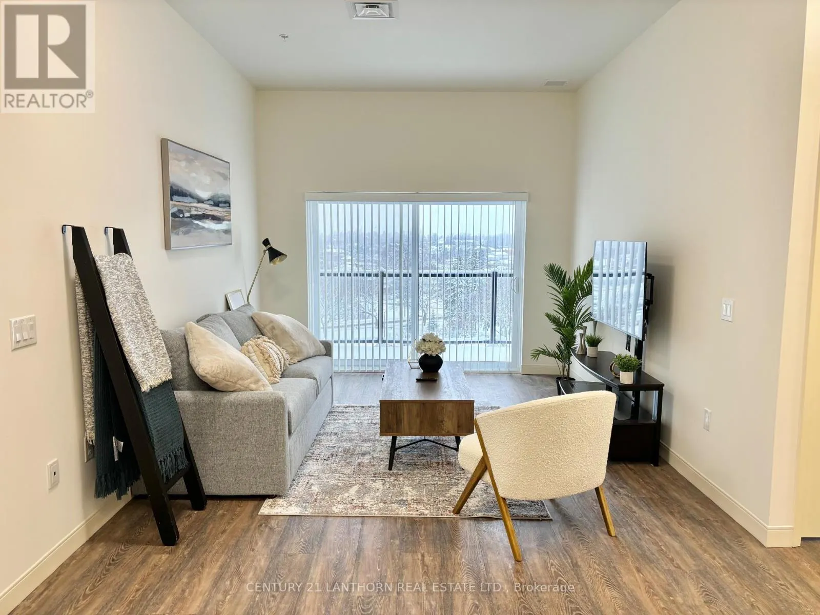 405 - 135 STATION STREET #405
