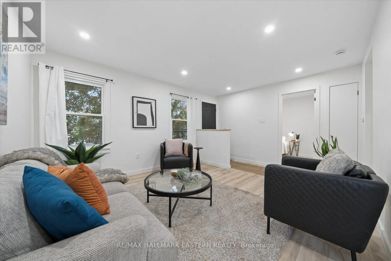 482 WELLINGTON STREET W