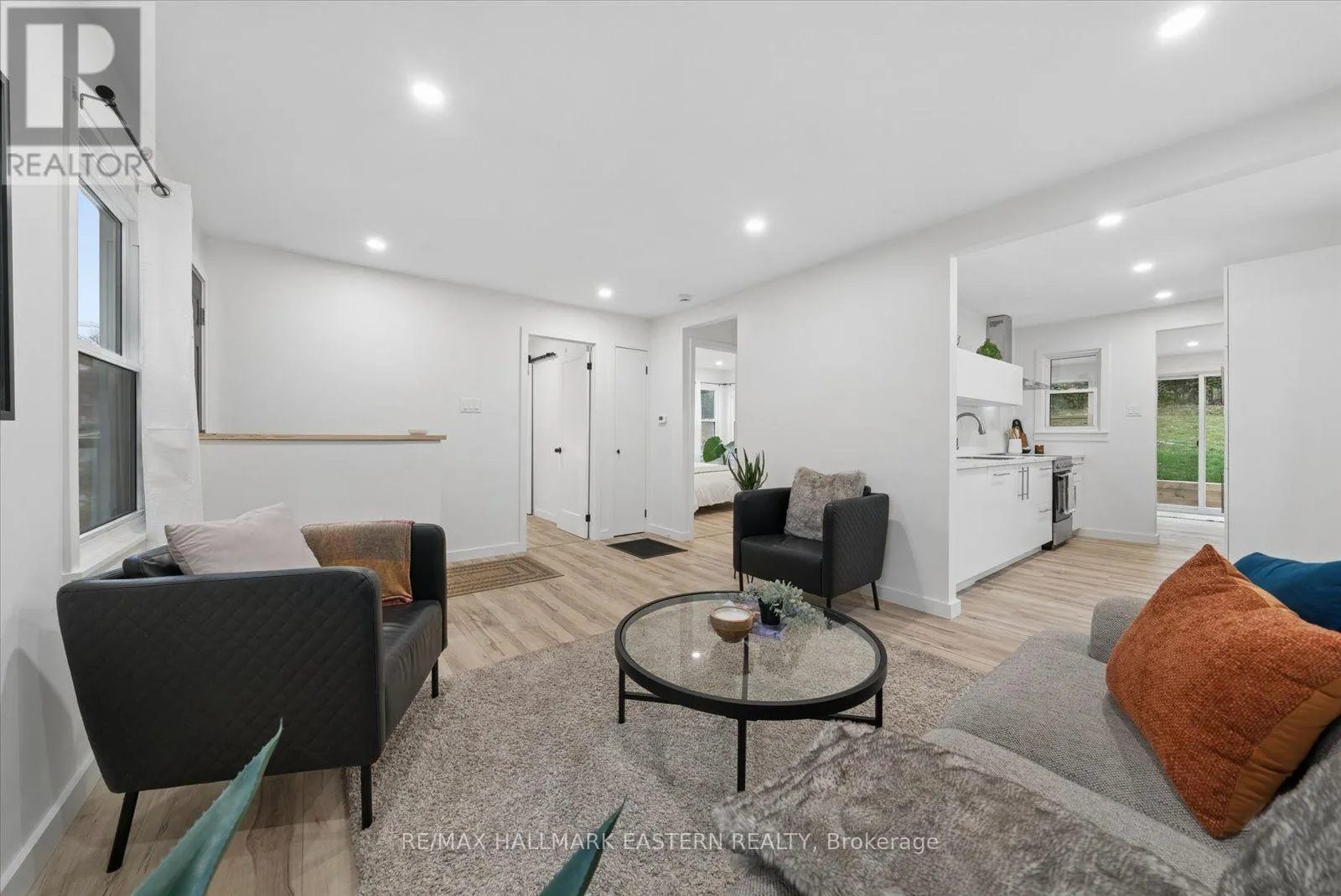 482 WELLINGTON STREET W