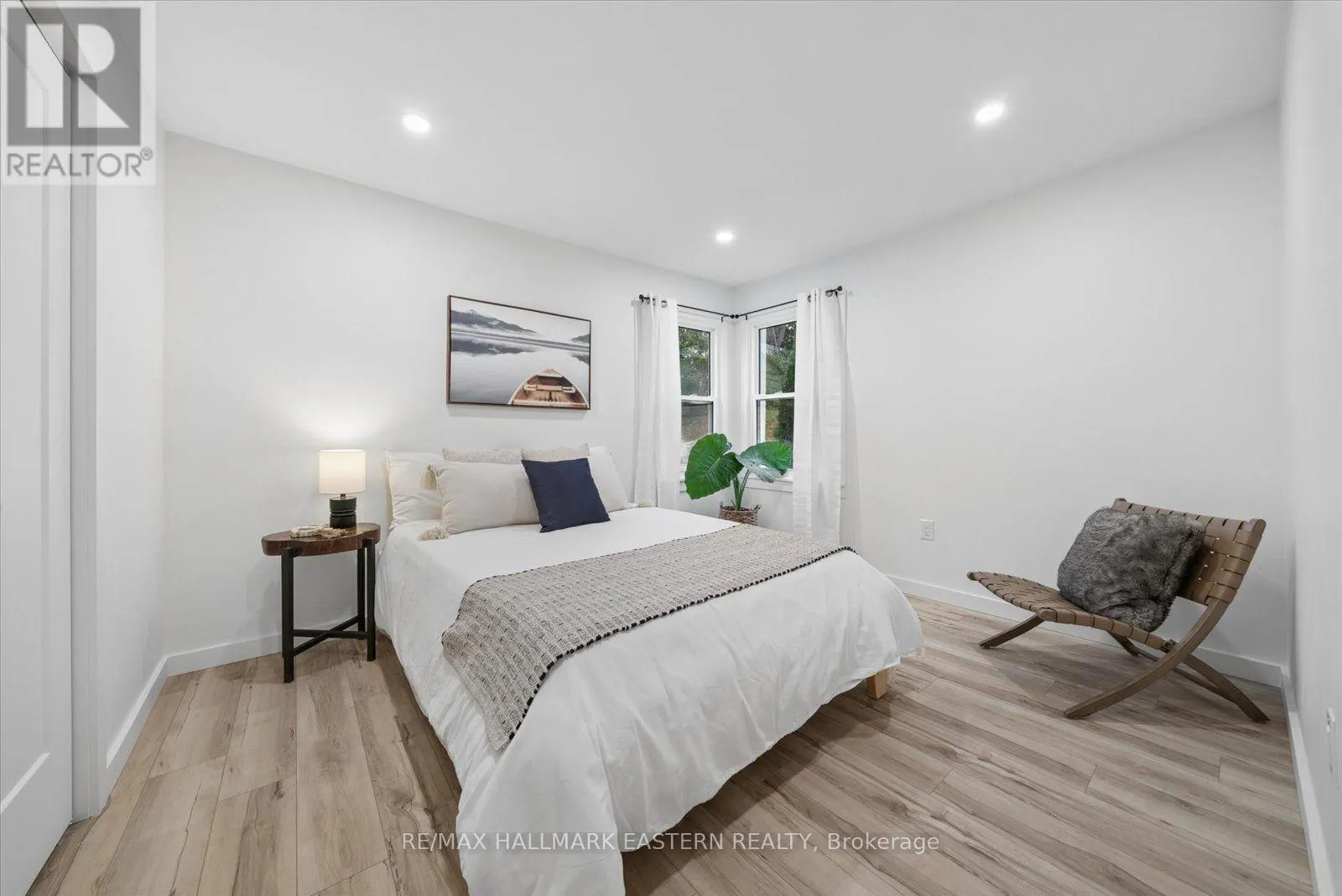 482 WELLINGTON STREET W