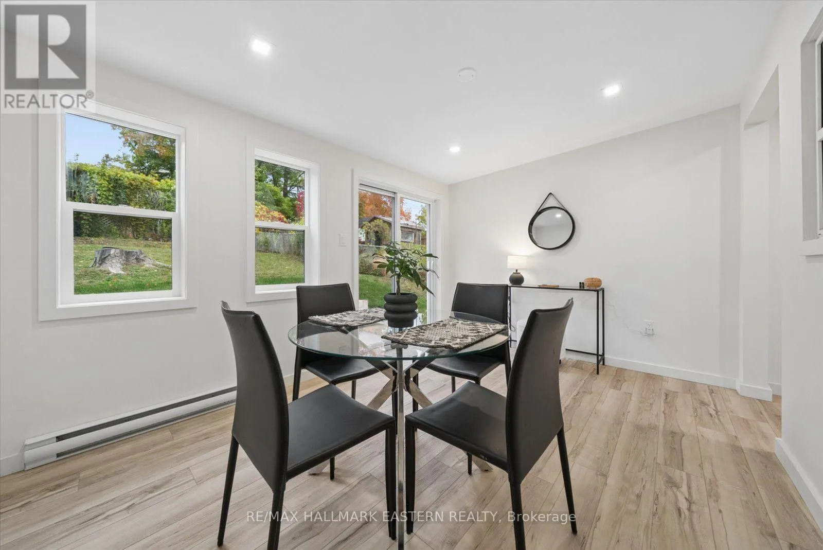 482 WELLINGTON STREET W