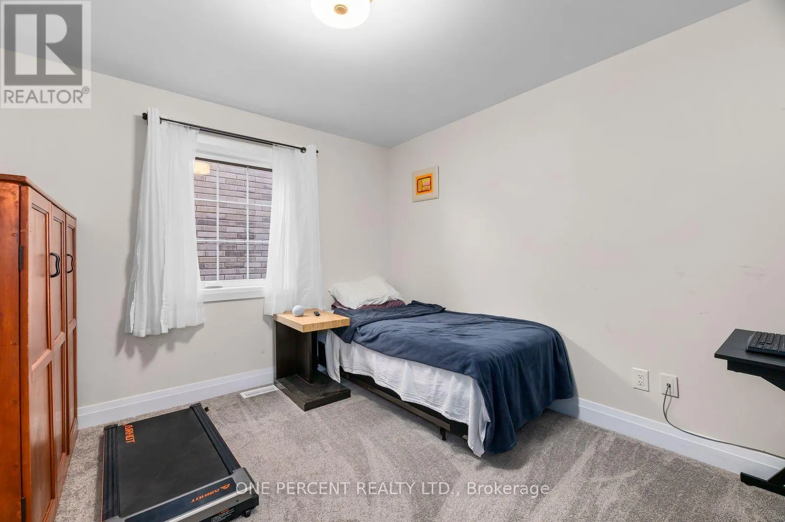 626 HAYLOCK GARDENS