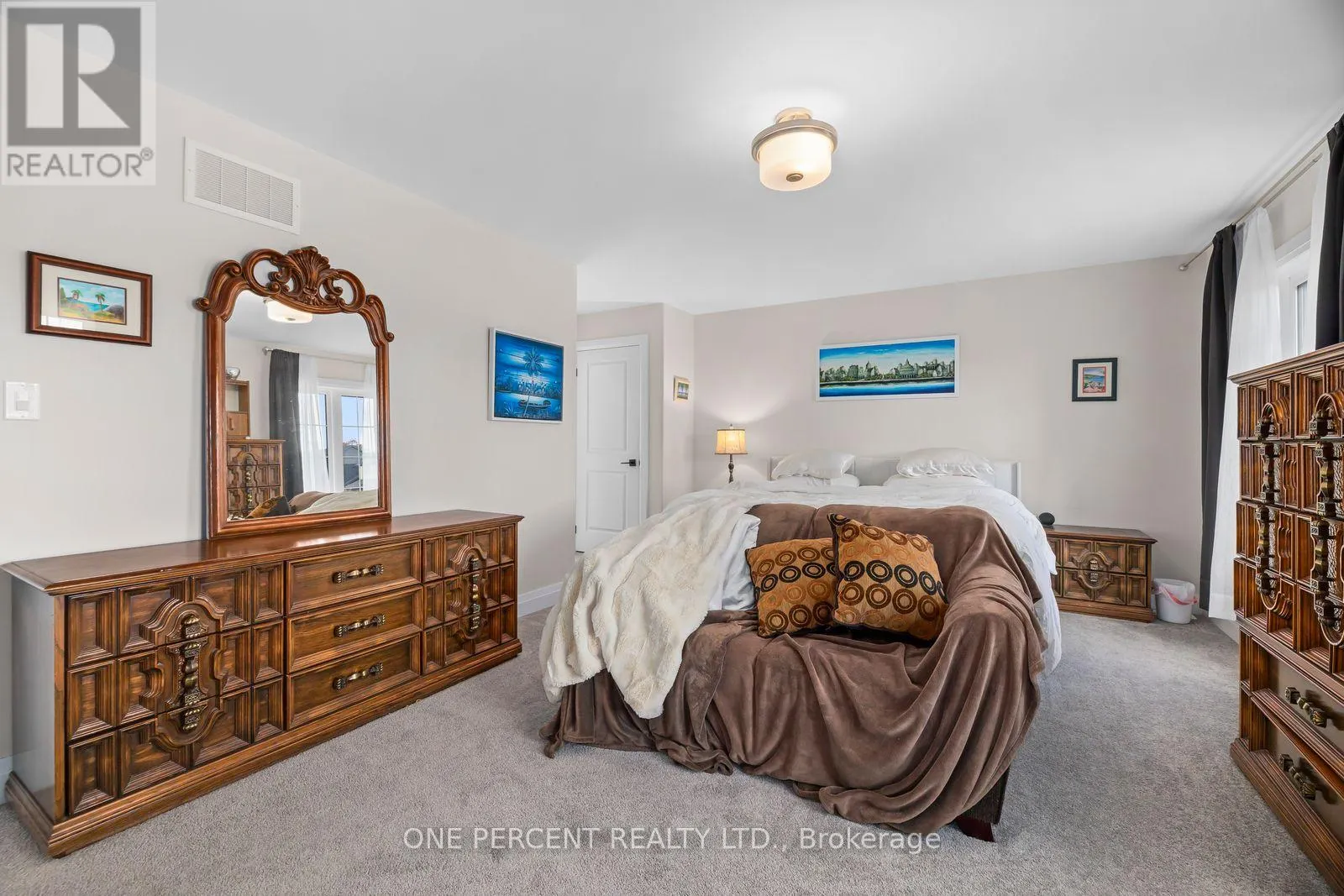 626 HAYLOCK GARDENS