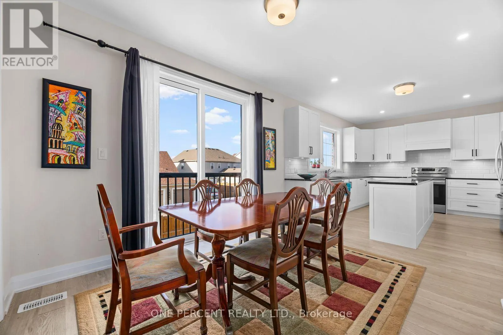 626 HAYLOCK GARDENS