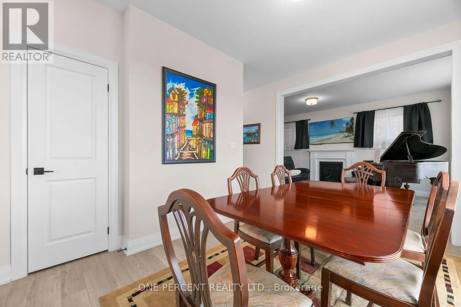 626 HAYLOCK GARDENS