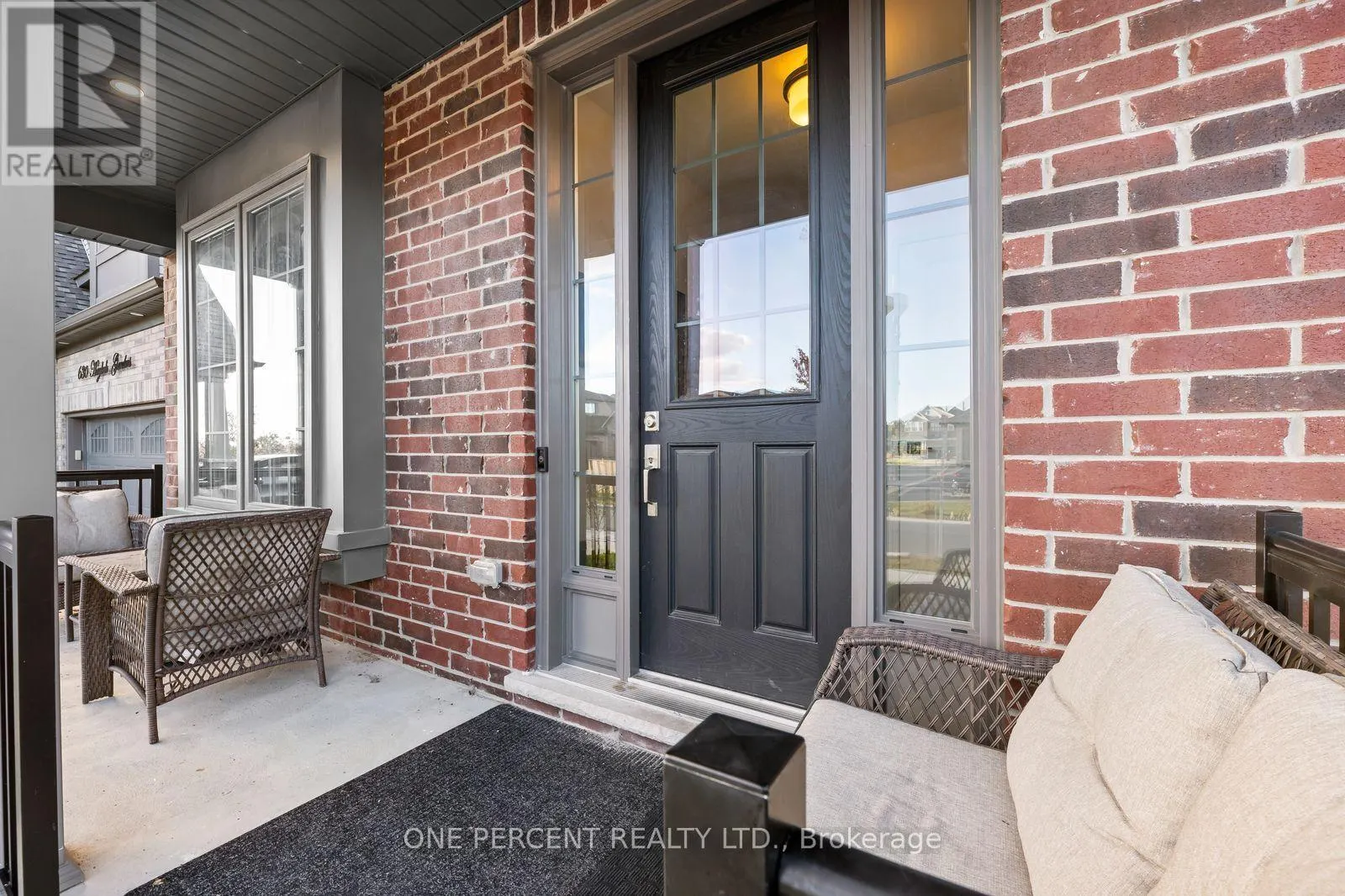 626 HAYLOCK GARDENS