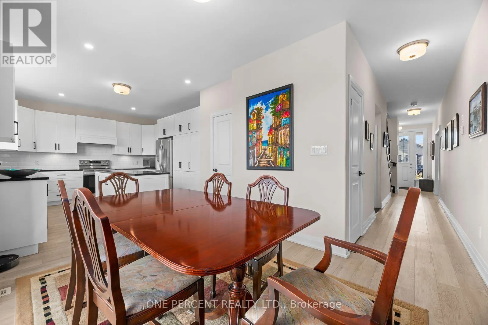626 HAYLOCK GARDENS