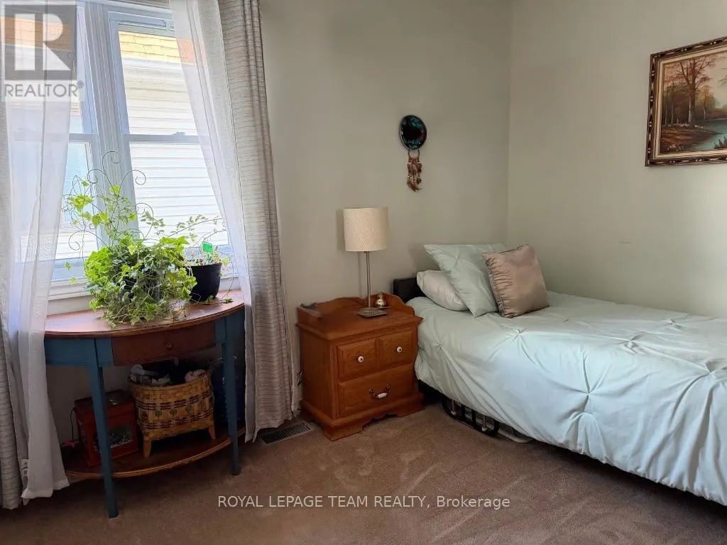 25 REDPATH DRIVE