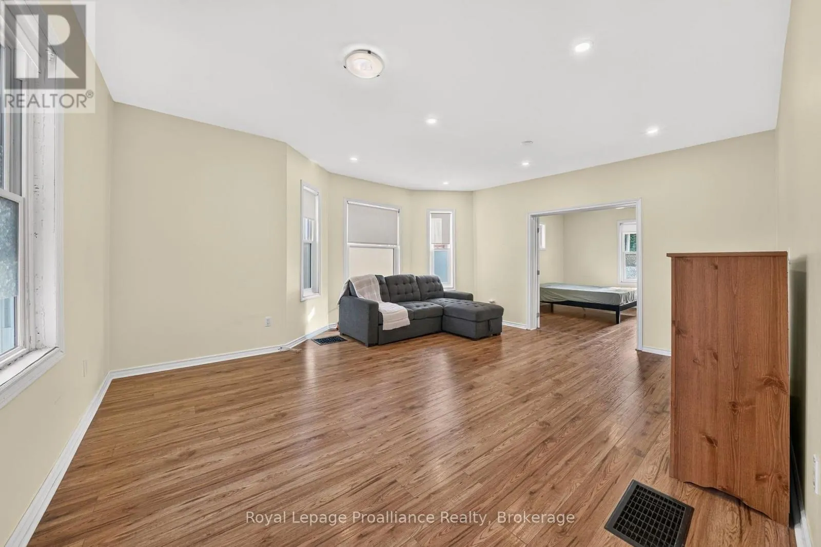 37 LORNE AVENUE