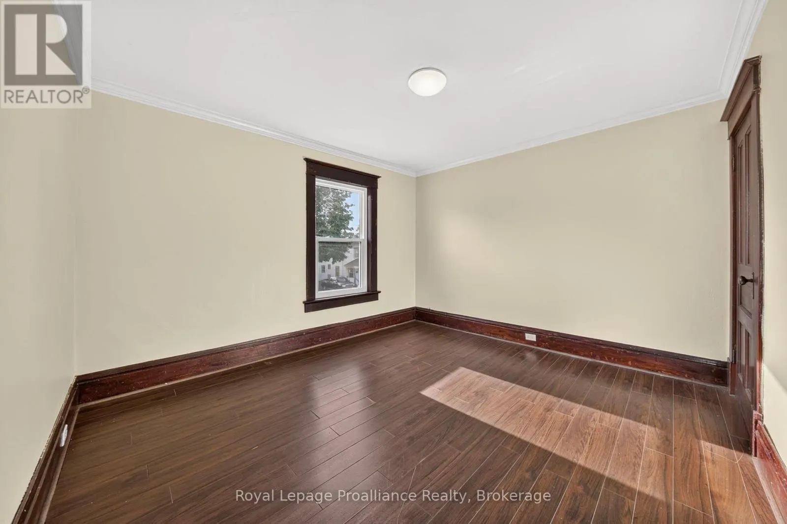 37 LORNE AVENUE