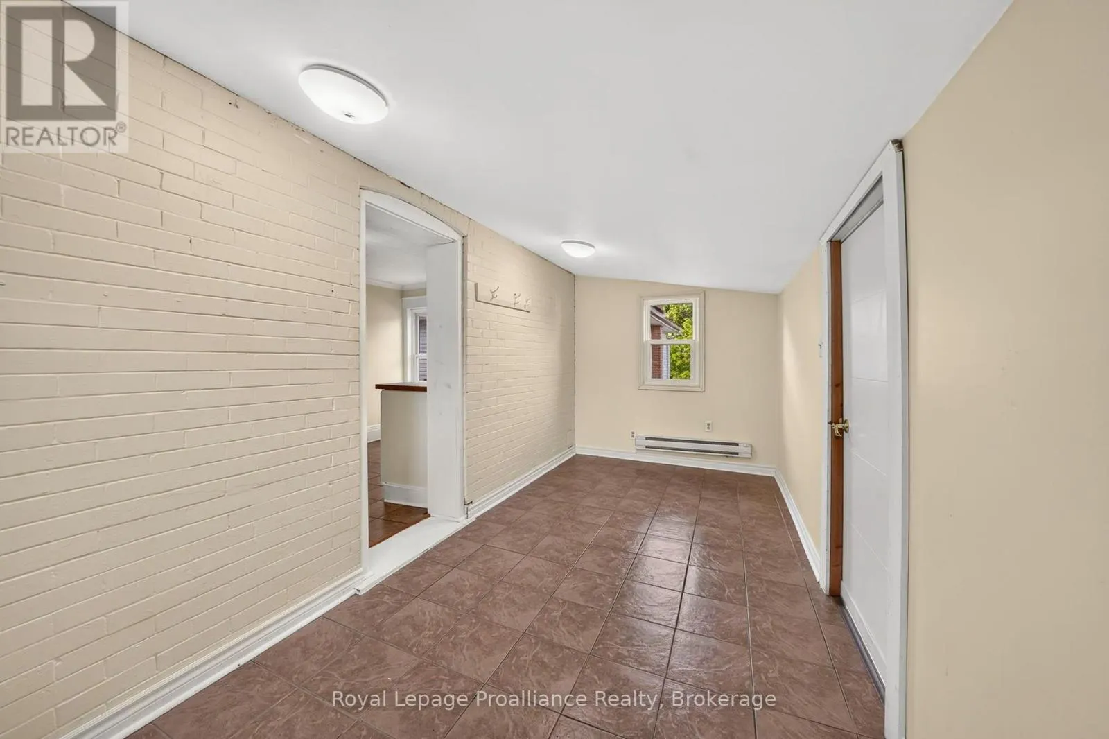 37 LORNE AVENUE
