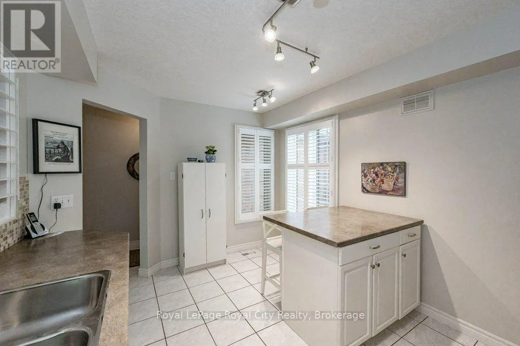 16 - 784 GORDON STREET #16
