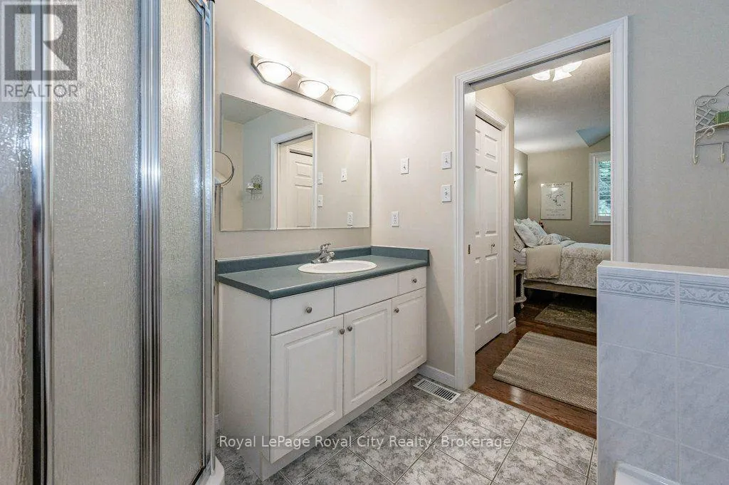 16 - 784 GORDON STREET #16