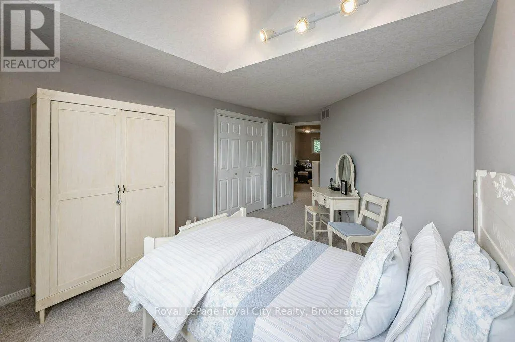 16 - 784 GORDON STREET #16