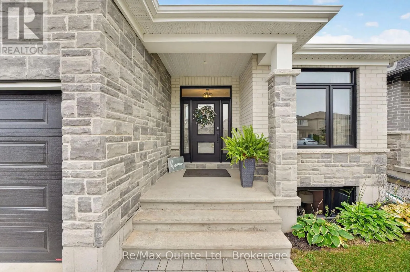 9 PEACE RIVER STREET