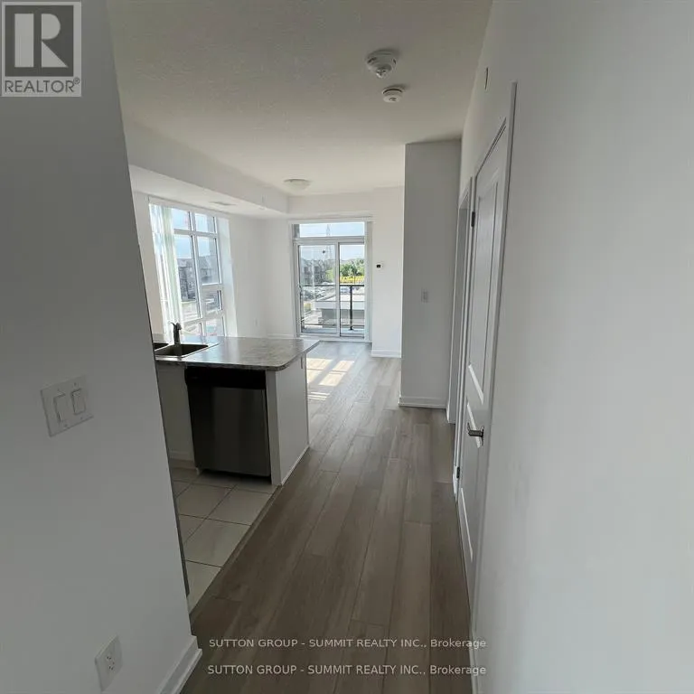 227 - 460 DUNDAS STREET E