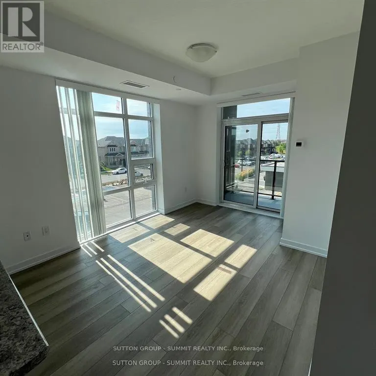 227 - 460 DUNDAS STREET E