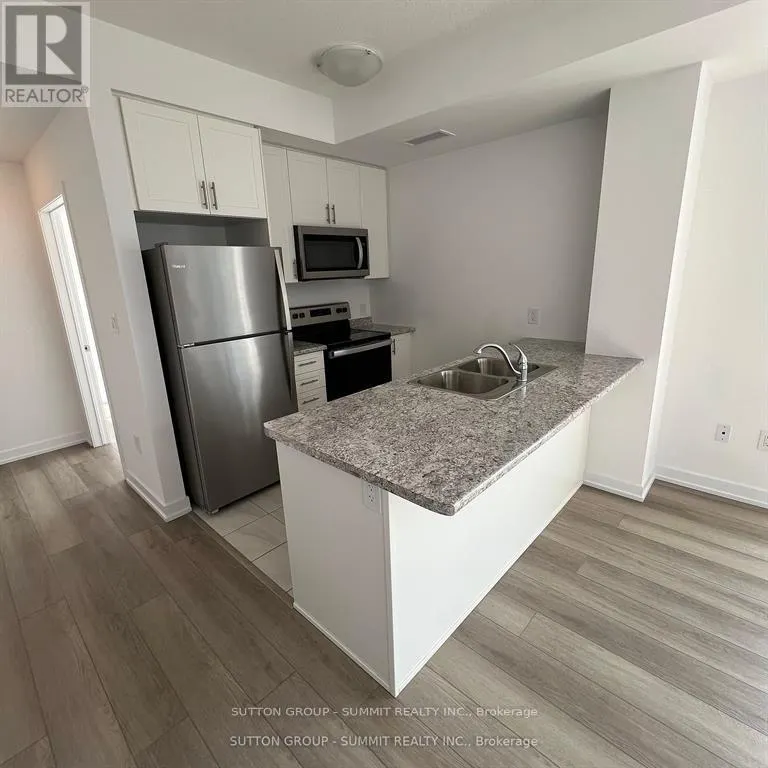 227 - 460 DUNDAS STREET E