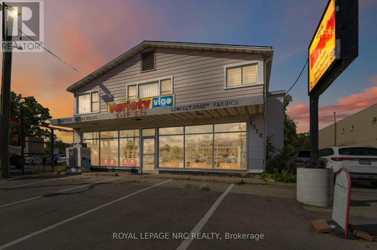 1530 NIAGARA STONE ROAD
