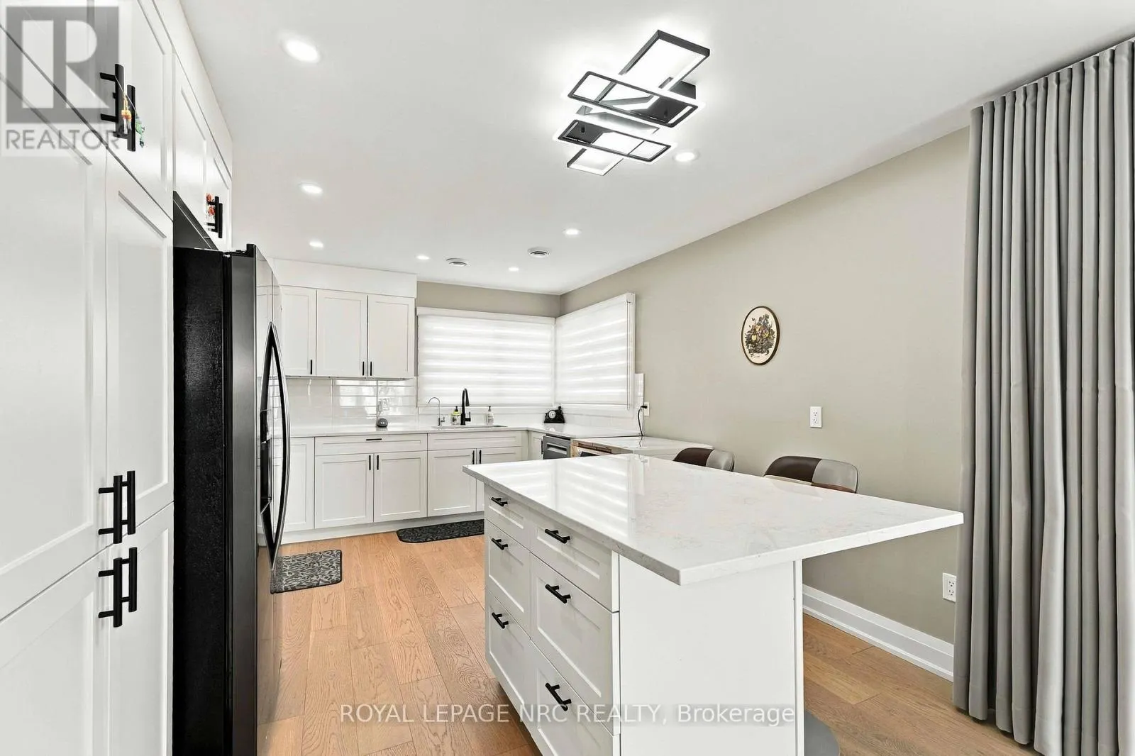 1530 NIAGARA STONE ROAD