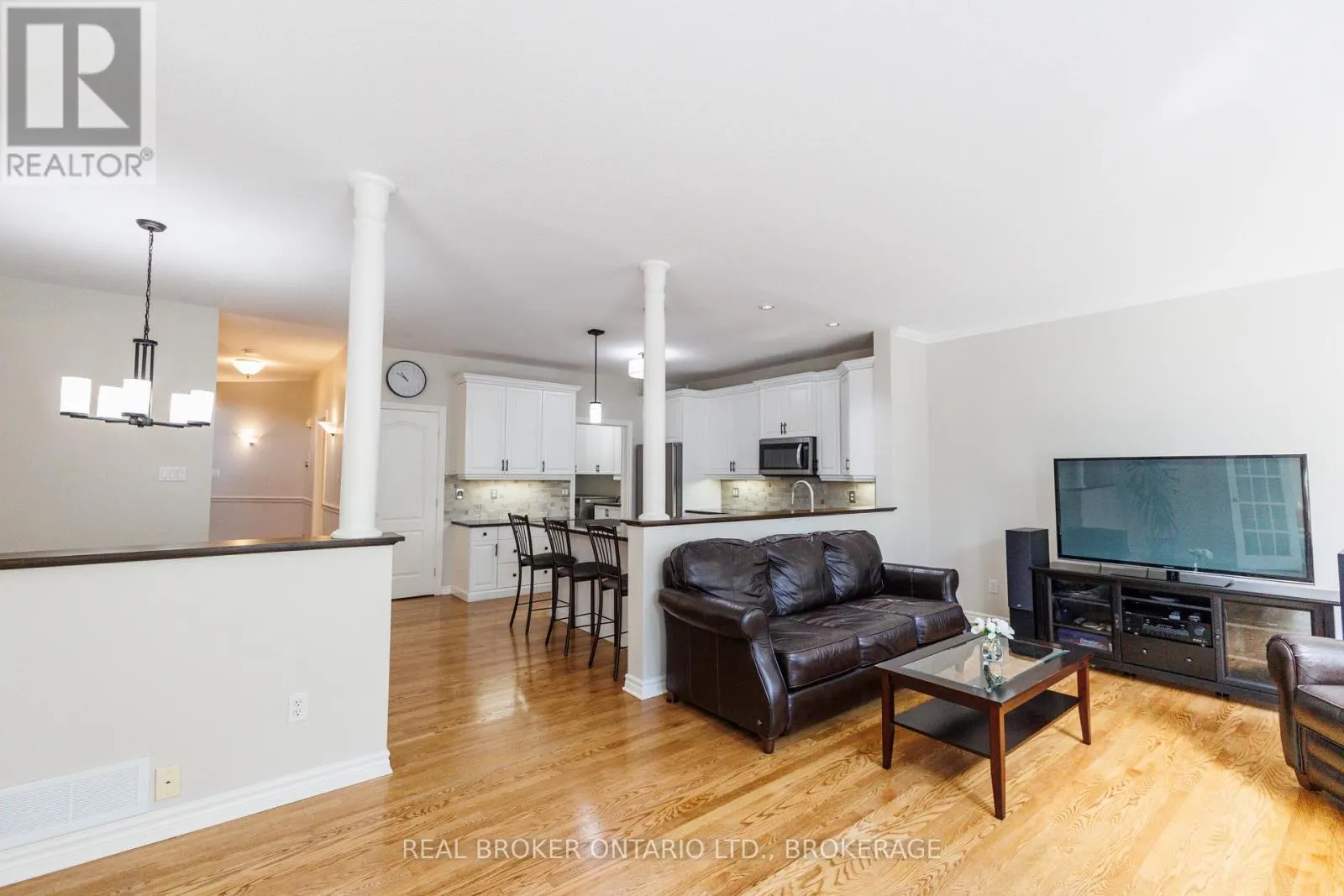 11 REDBRIDGE CRESCENT