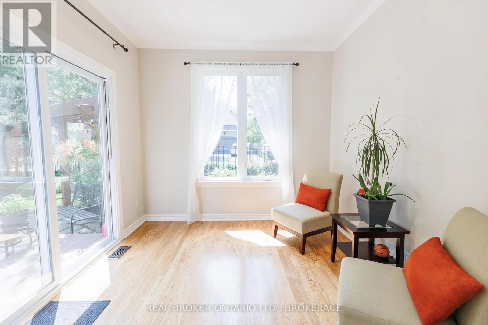 11 REDBRIDGE CRESCENT