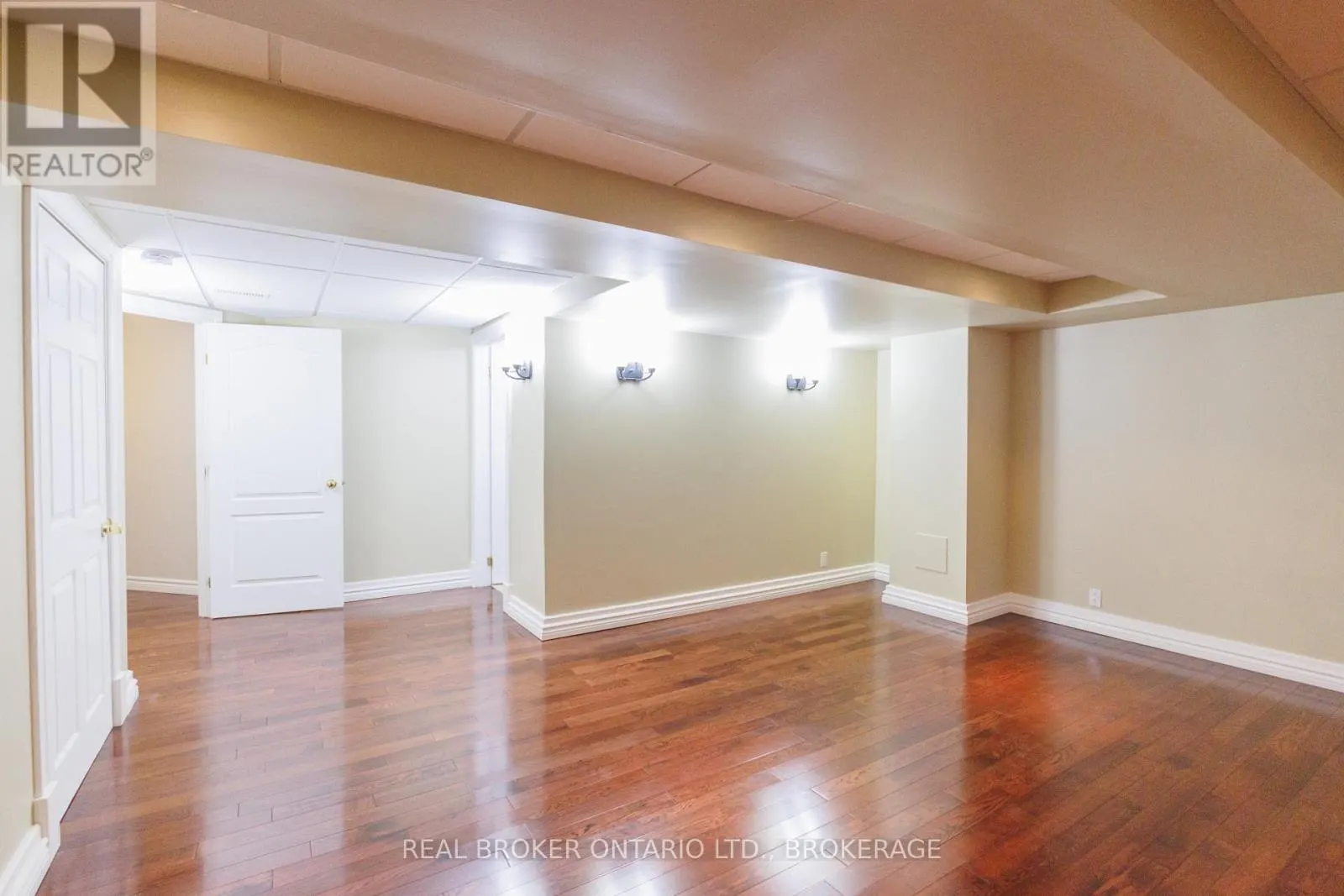 11 REDBRIDGE CRESCENT