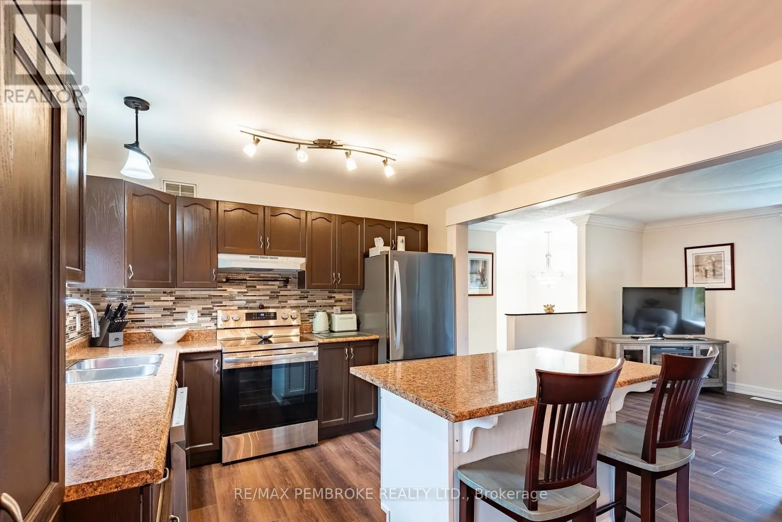 1108 BOUNDARY ROAD