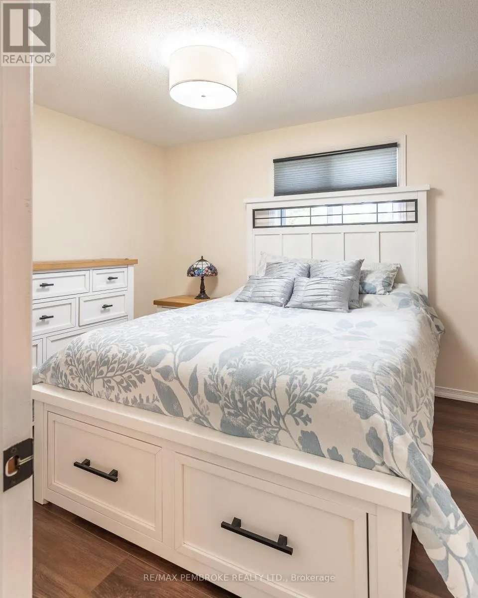 1108 BOUNDARY ROAD