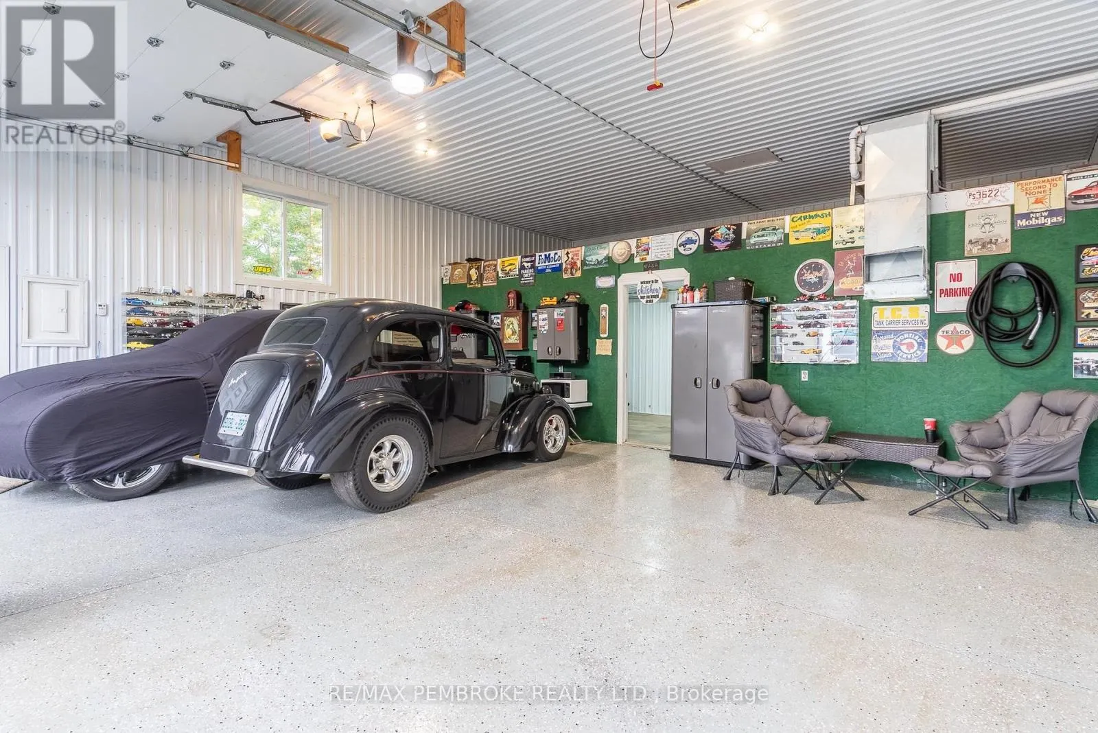 1108 BOUNDARY ROAD