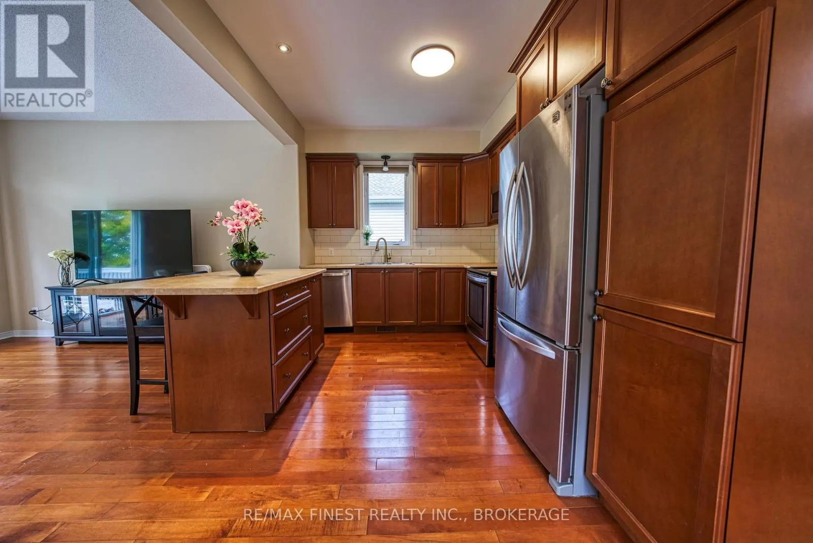 1017 WOODHAVEN DRIVE