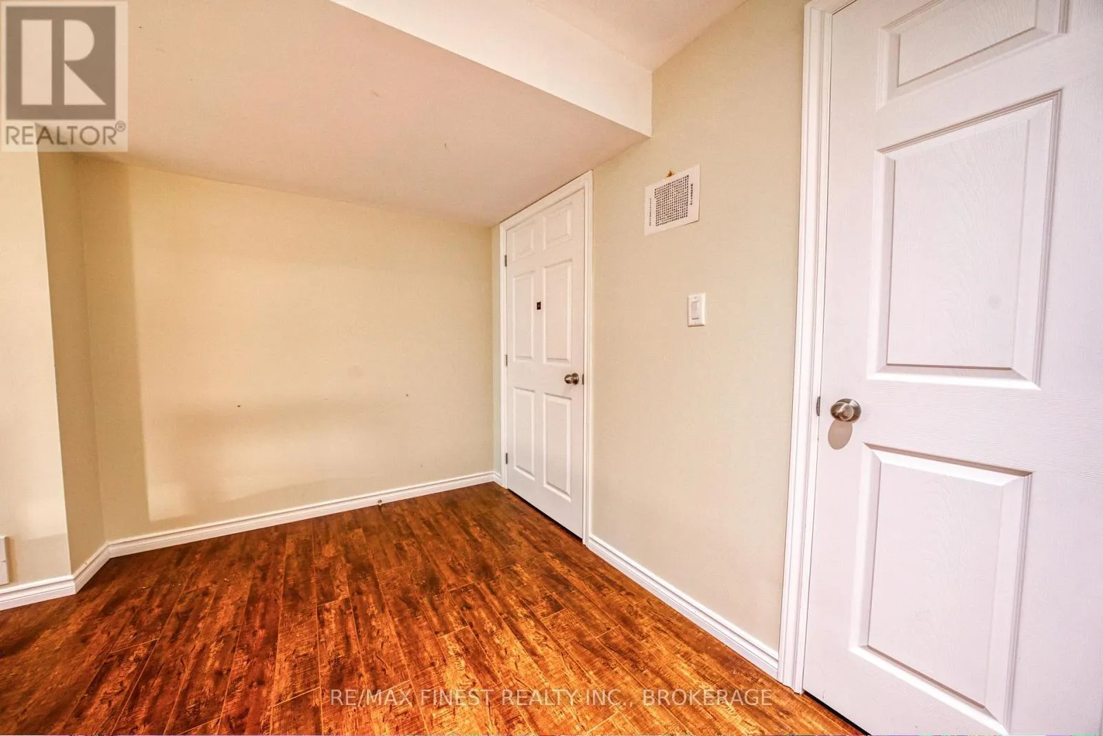 1017 WOODHAVEN DRIVE