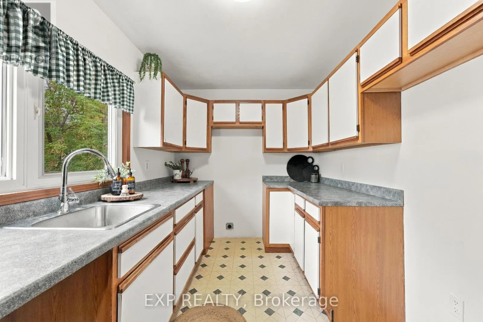 724 MCKELLAR STREET