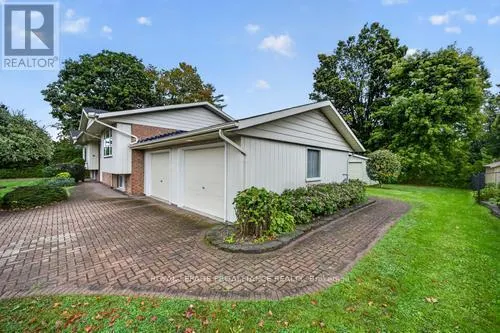 21 SUNSET DRIVE