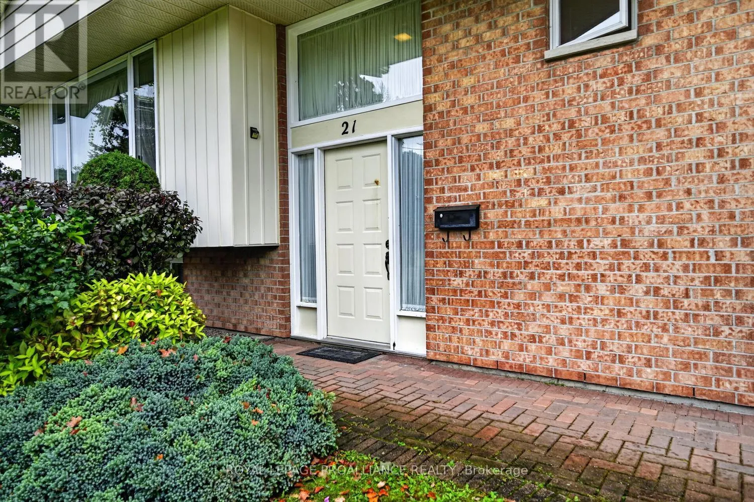 21 SUNSET DRIVE