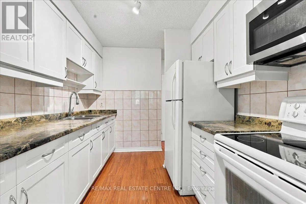 246 - 42 TANNERY STREET E