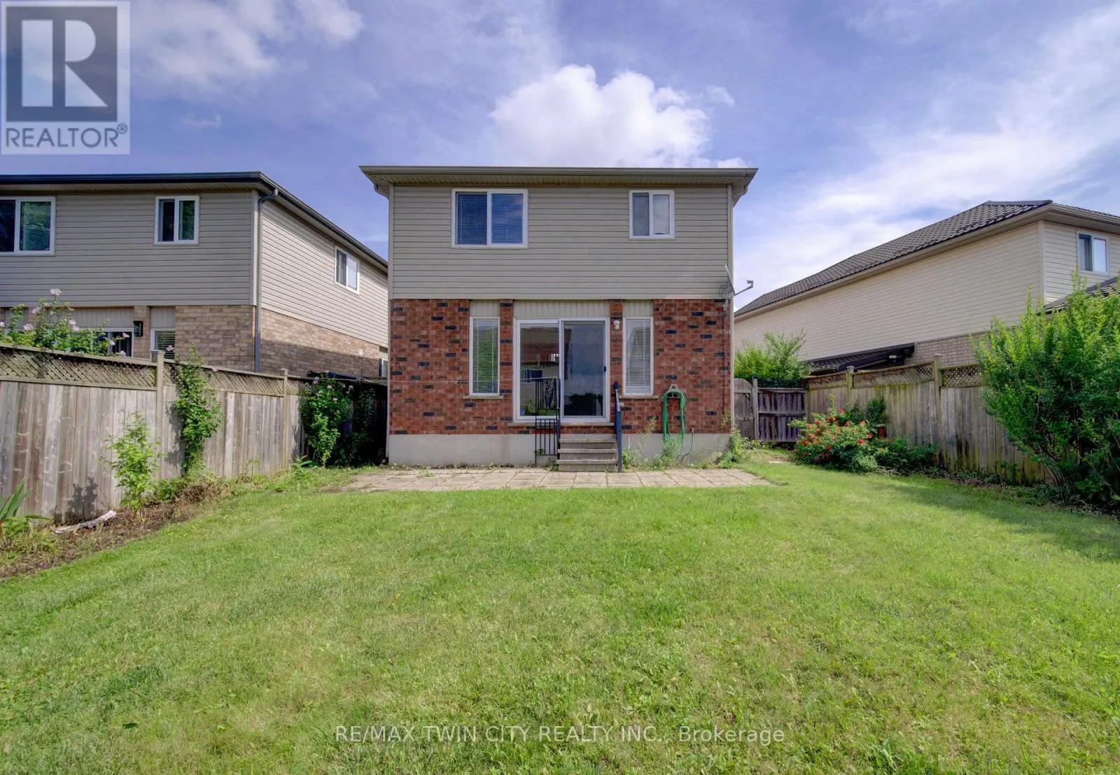 1064 COPPER LEAF CRESCENT