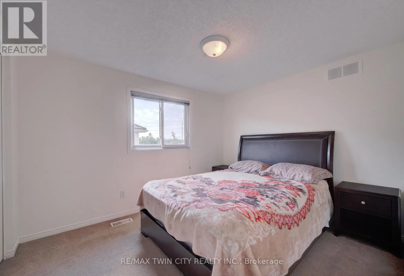 1064 COPPER LEAF CRESCENT