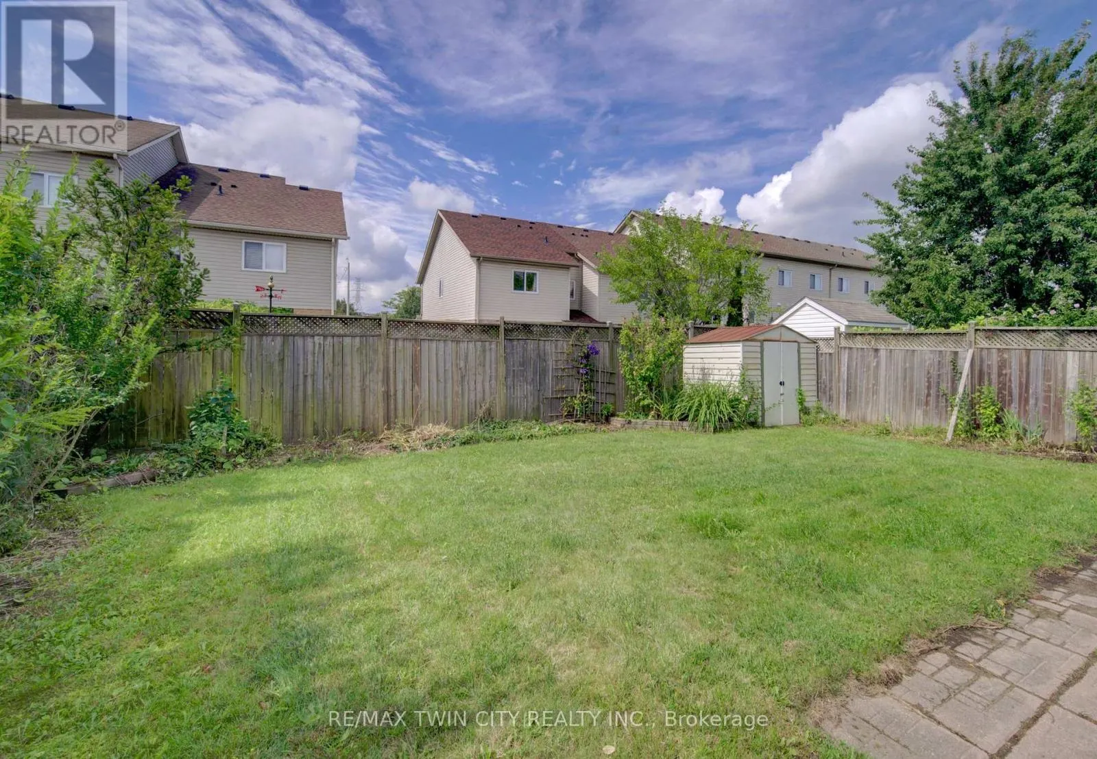 1064 COPPER LEAF CRESCENT