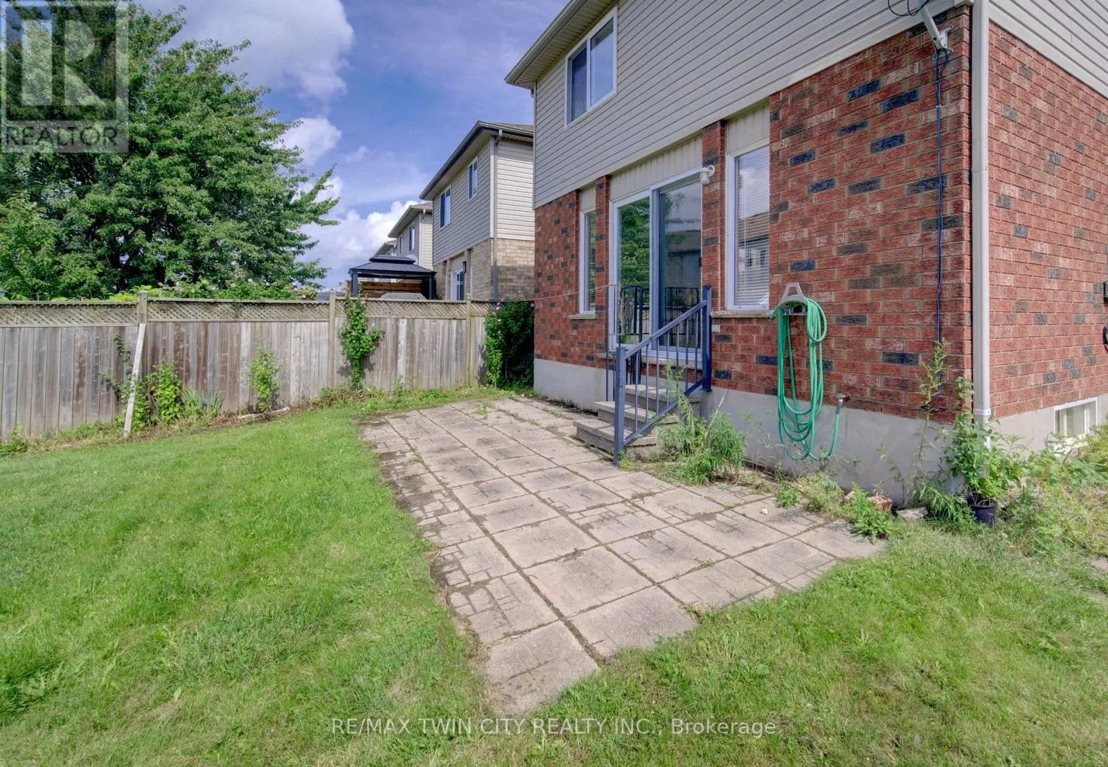 1064 COPPER LEAF CRESCENT