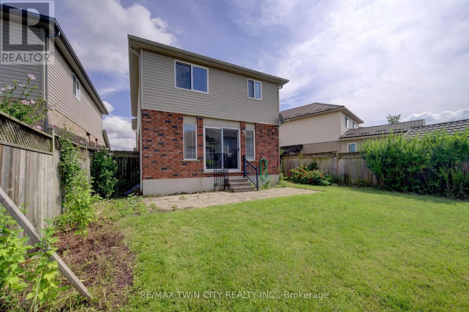 1064 COPPER LEAF CRESCENT
