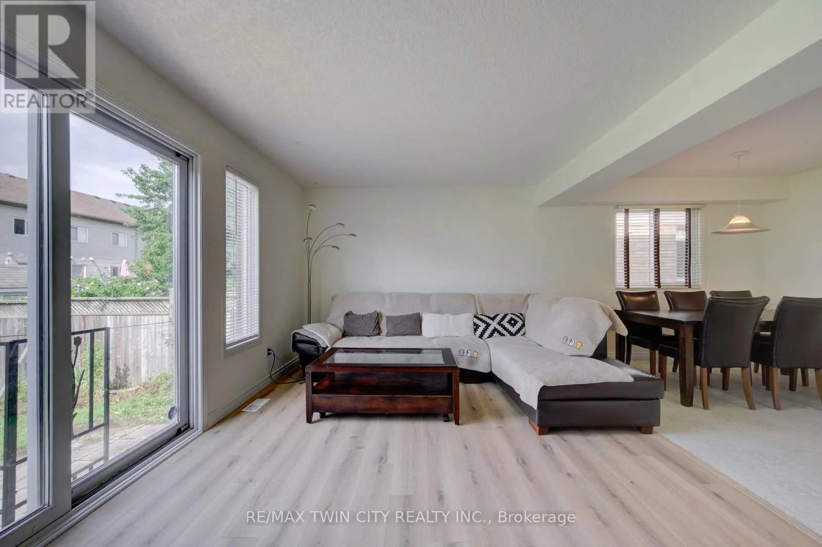 1064 COPPER LEAF CRESCENT