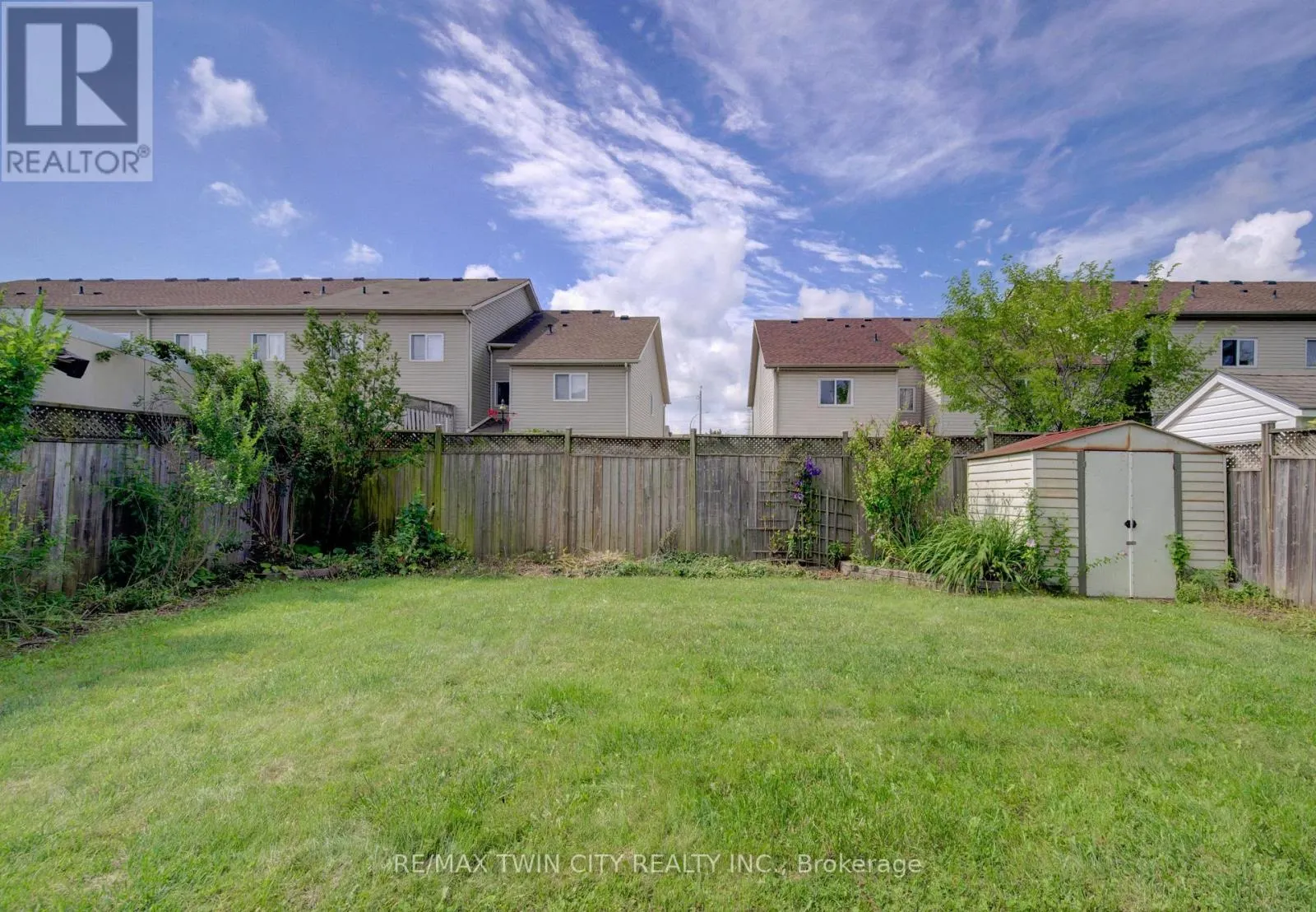 1064 COPPER LEAF CRESCENT