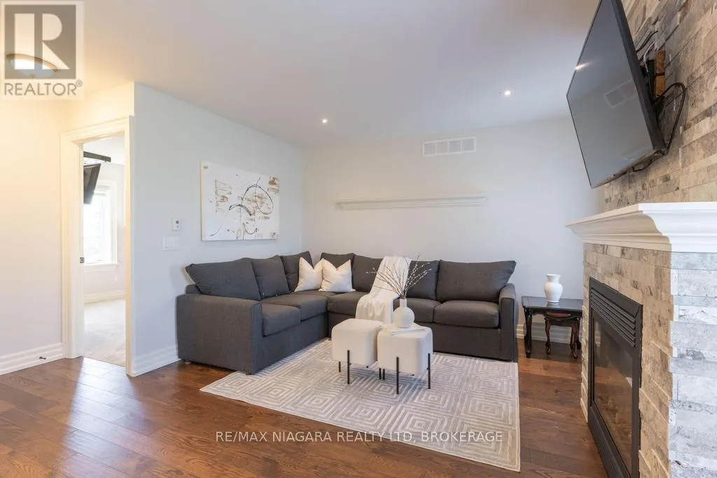 50 SANDALWOOD CRESCENT