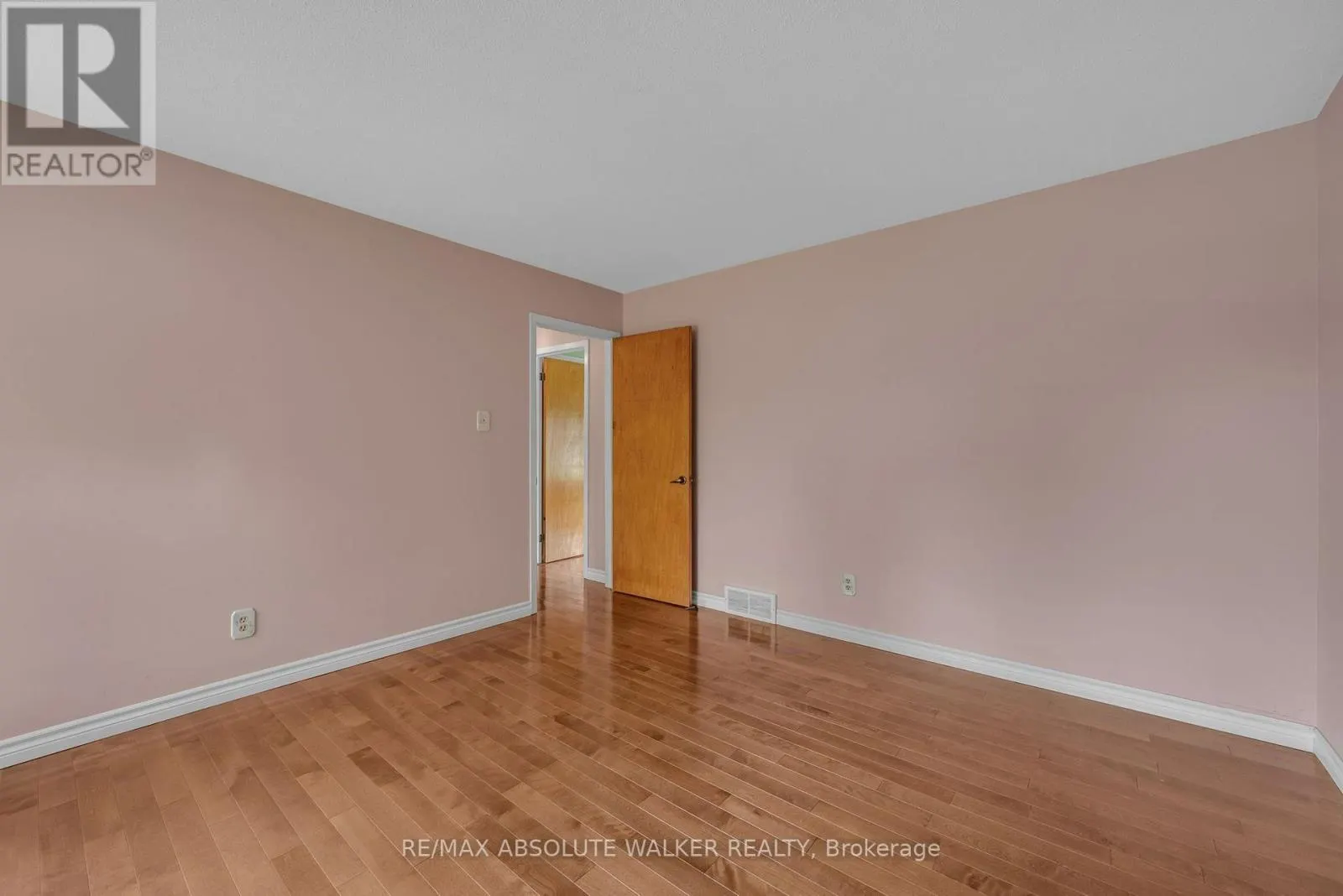 29 JONATHAN PACK STREET