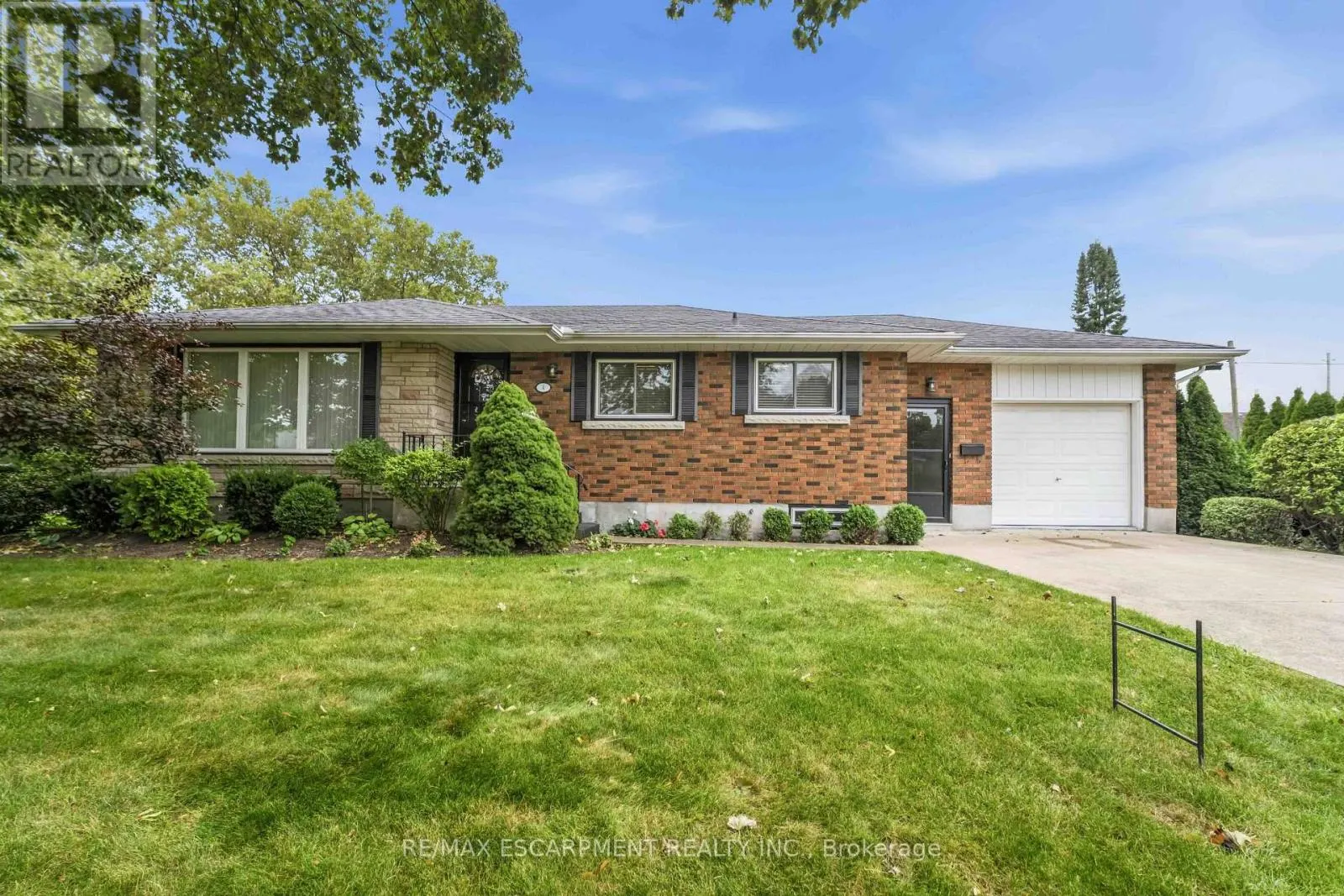 4 REGINA AVENUE