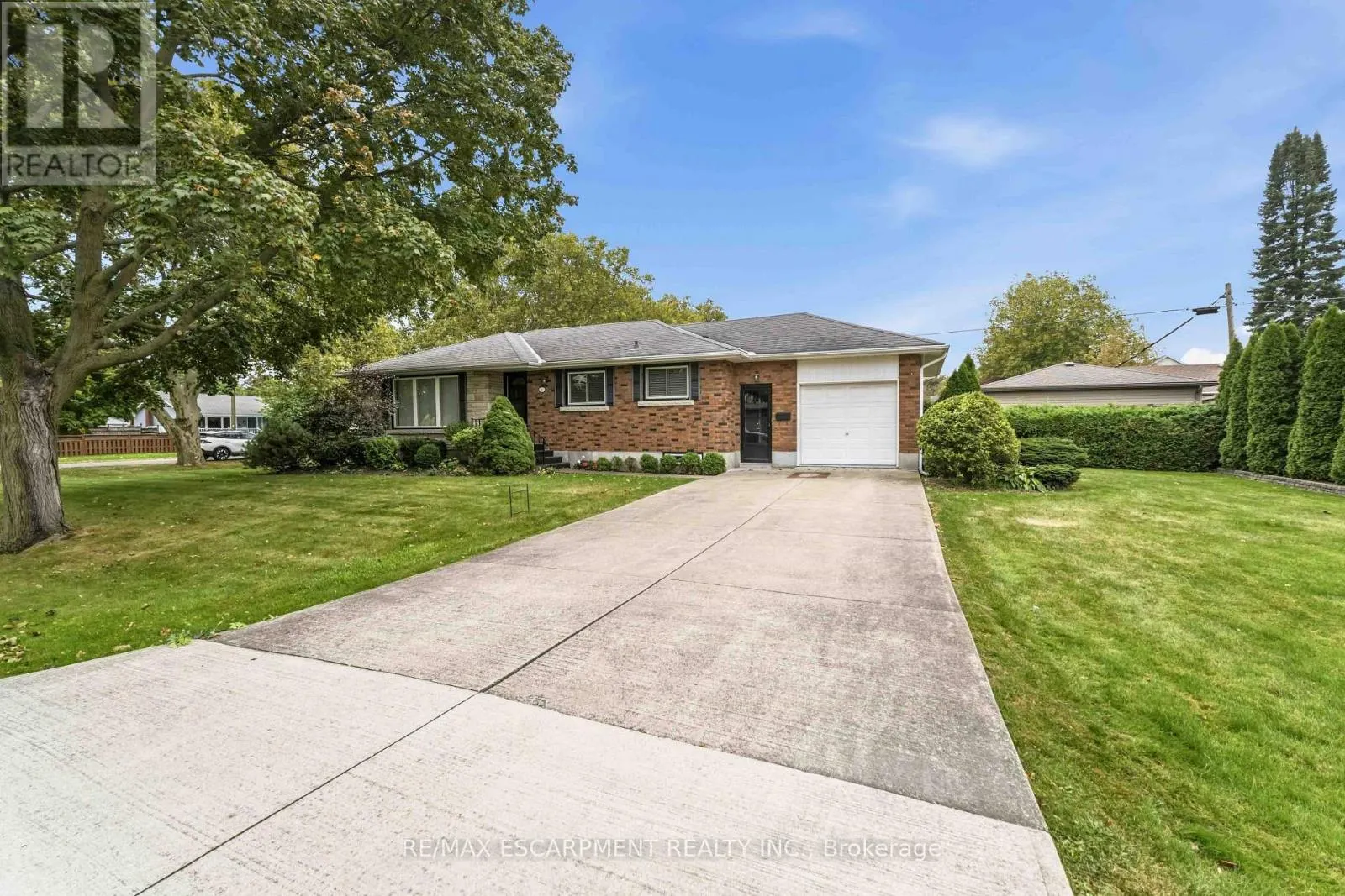 4 REGINA AVENUE
